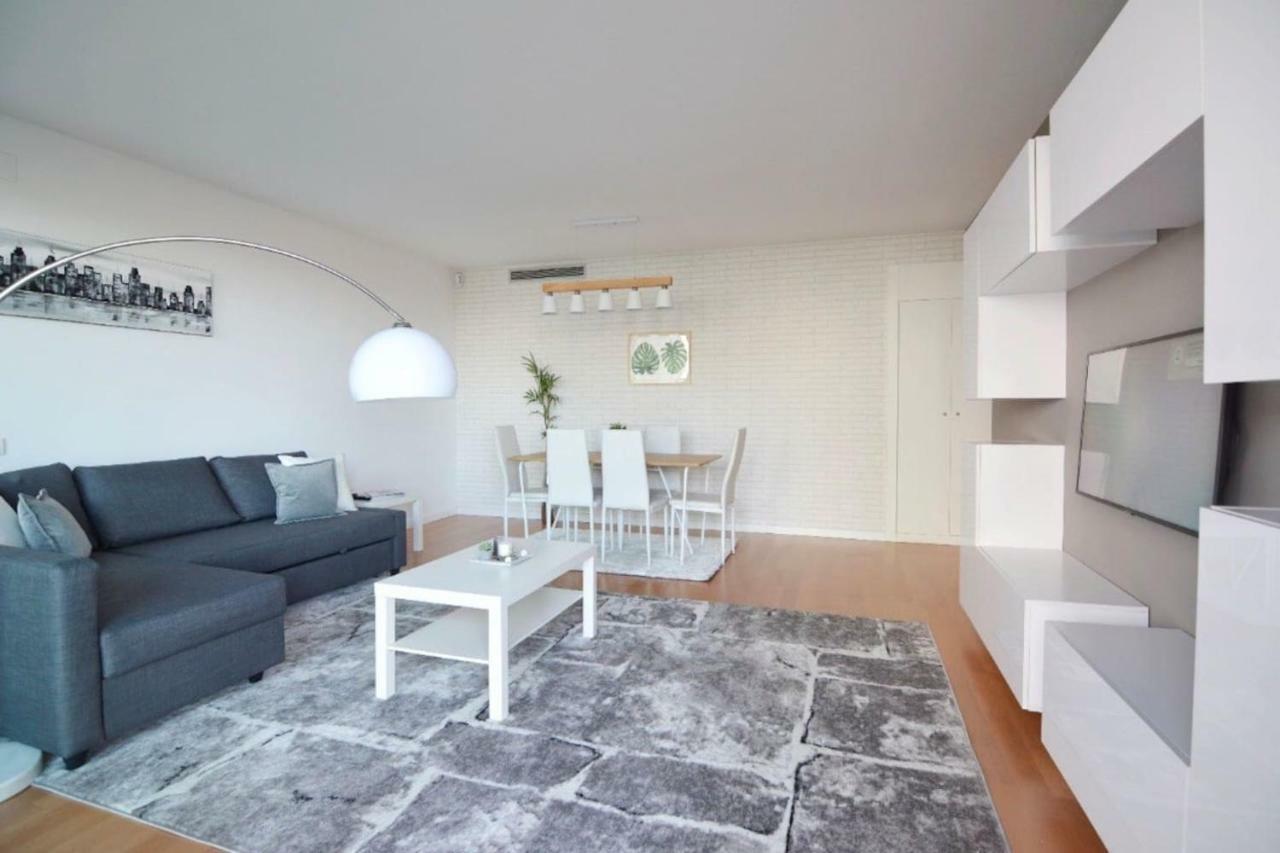 Lodging Apartments Forum 25 - Barcelona Forum Apartment Sant Adrià de Besòs Esterno foto