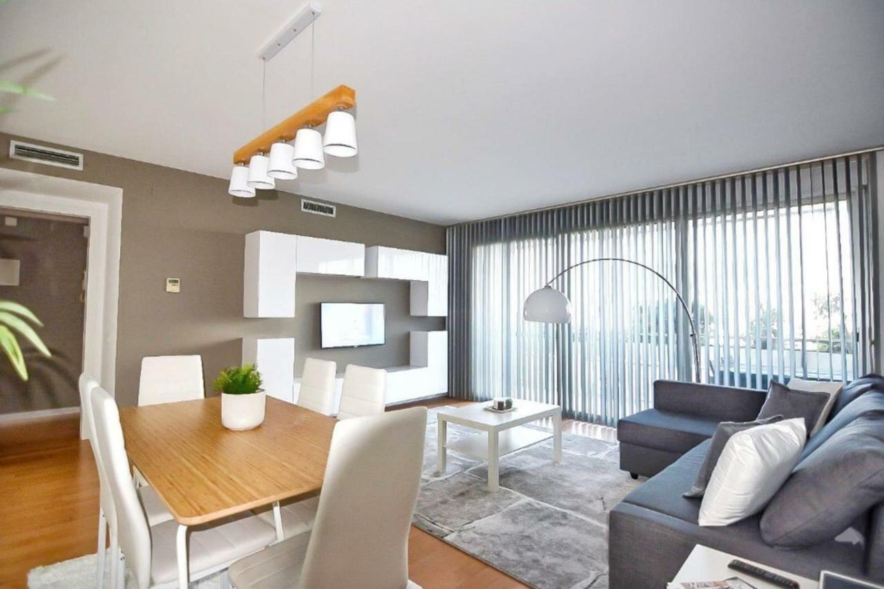 Lodging Apartments Forum 25 - Barcelona Forum Apartment Sant Adrià de Besòs Esterno foto